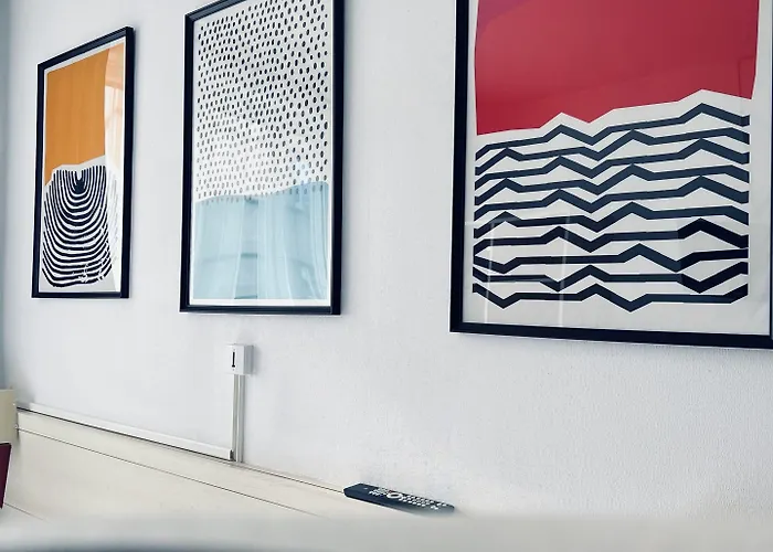 Vieille Tour Hotel 2*