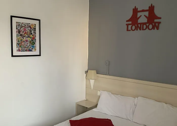 Hotel Vieille Tour 2*