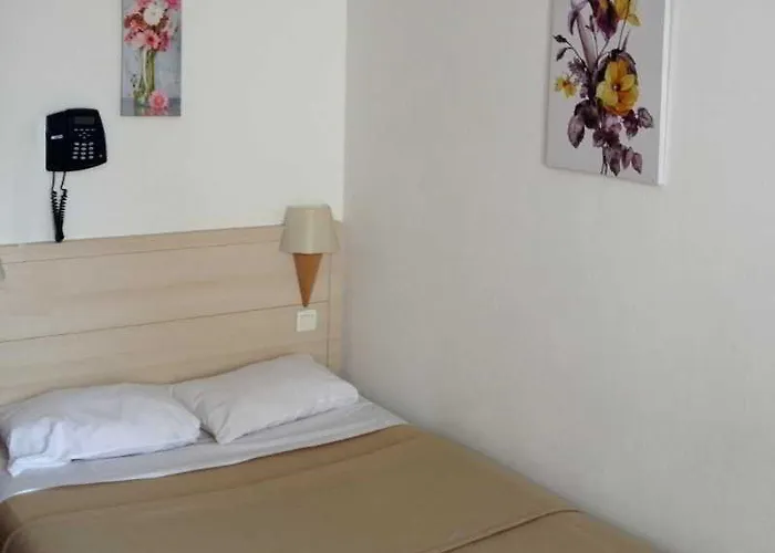 Vieille Tour Hotel Rouen